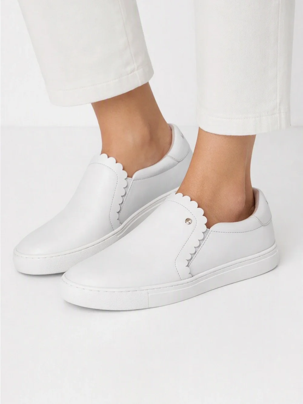 Kate Spade Aleta Scallop Leather Slip On Sneakers White 8.5 Casual Preppy